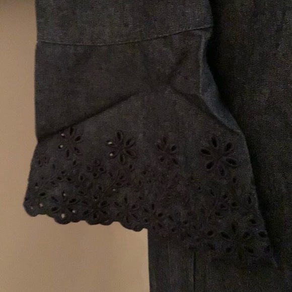 Draper James Blue Jean Dark Wash embroidered Chambray Ruffle Dress small 4  NWT - Picture 5 of 6